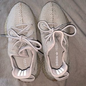 Yeezy boost 350 grey color